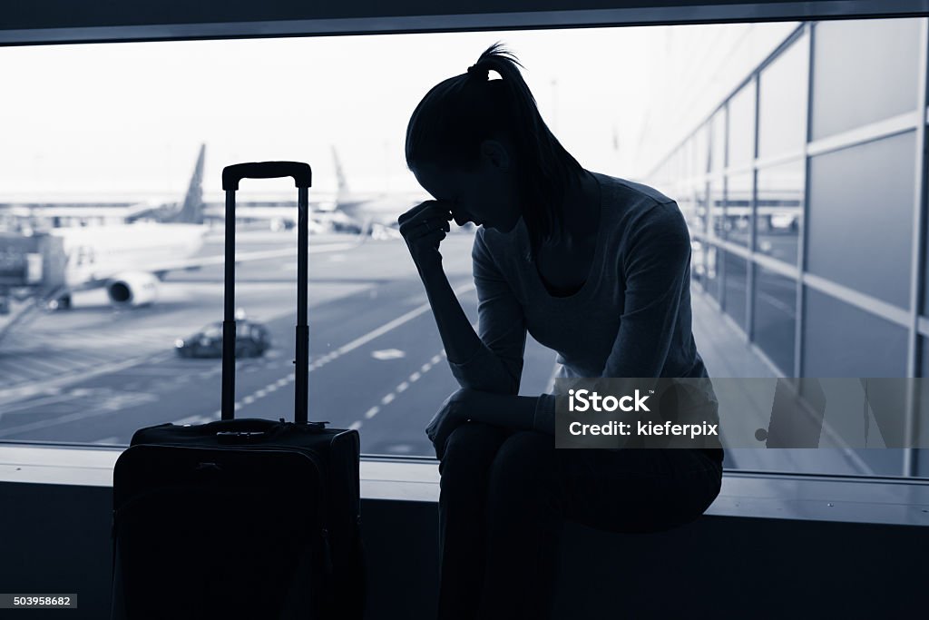 Gepäckband am Flughafen — verlorenes Gepäck. Skribe führt für die ERV den Regress gegen Airlines.